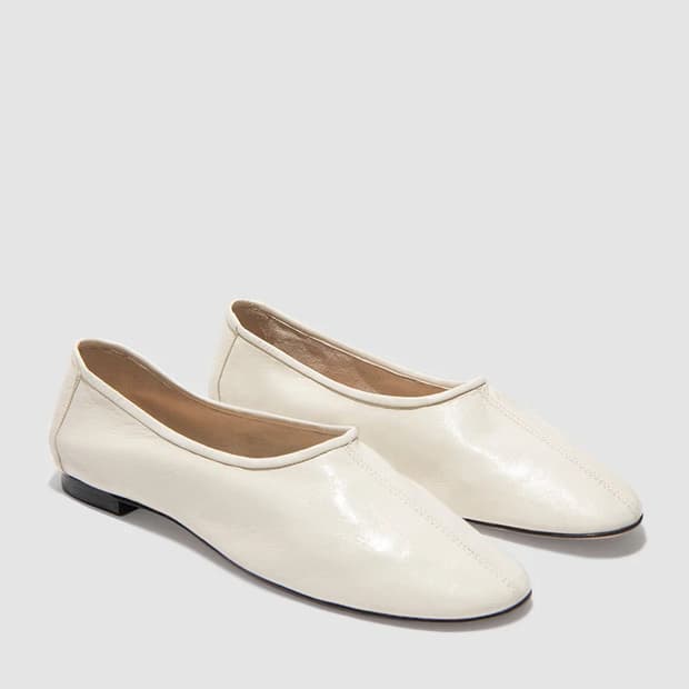 바이파 플랫슈즈 프루던스 발레BY FAR PRUDENCE LIMEWASH