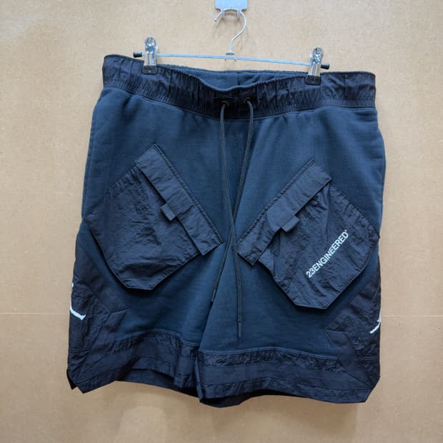 ​나이키 조던 23 엔지니어드 플리스 카고 쇼츠