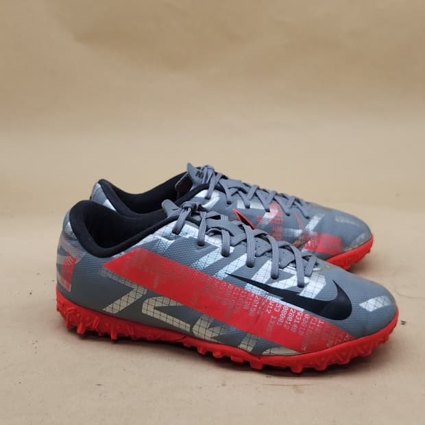 나이키 머큐리얼 베이퍼13 아카데미 풋살화 235