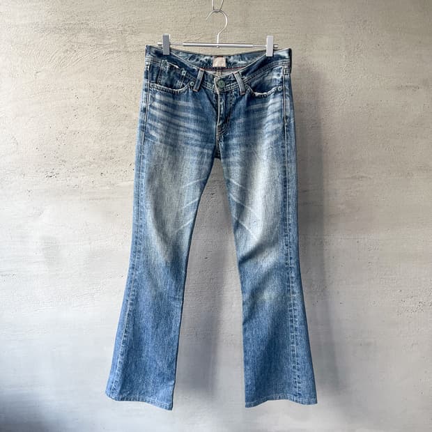 Levi’s Red Loop (2005)
