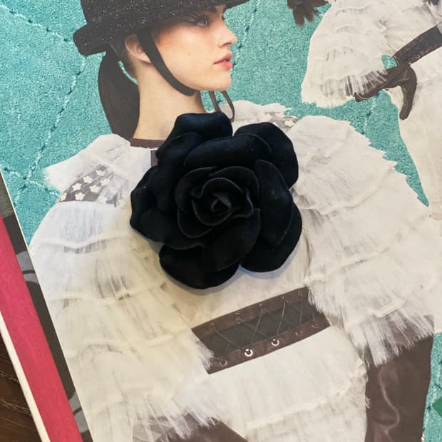 빈티지 블랙 코사지 브로치