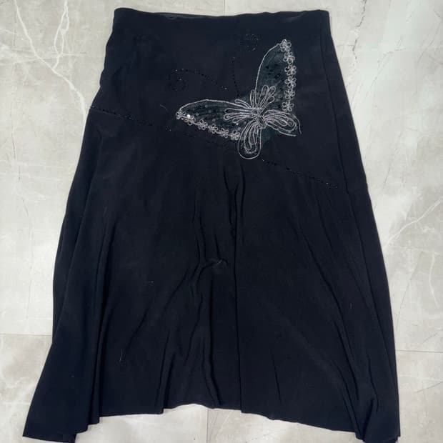 빈티지 로우라이즈 블랙 미디 스커트