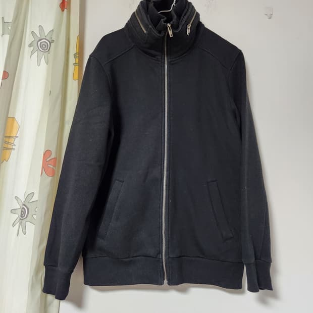 FRJ 진 블랙 약기모 집업 점퍼. 100
