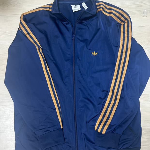 새상품 아디다스 져지 남색 판매합니다