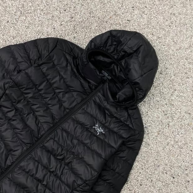 아크테릭스 경량패딩