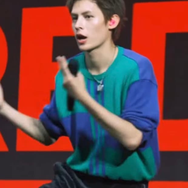 [코르티스제임스착] 슈프림 벨루어 메쉬 트랙 팬츠 블랙 - 26SS