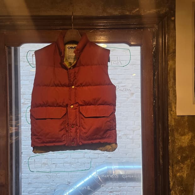 캠프7 구스다운베스트