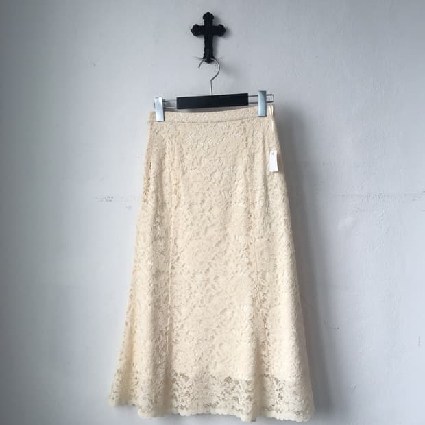 Lace skirt