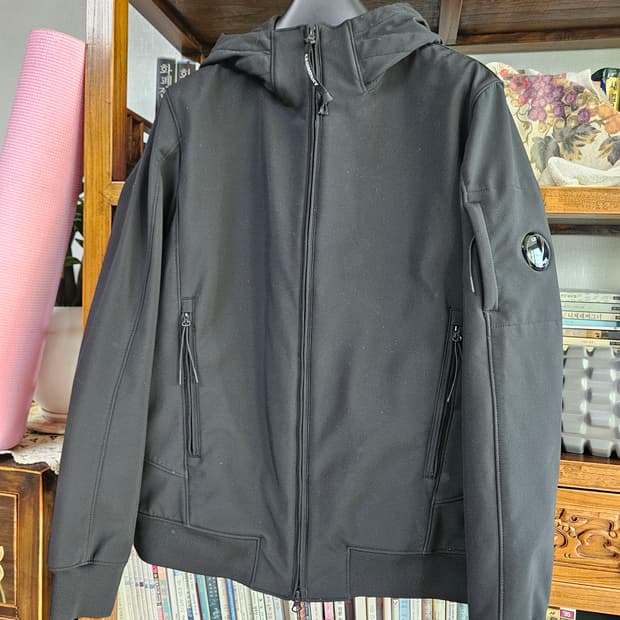 씨피컴퍼니(안에 기모)CP컴퍼니 SHELL-R 후드 블랙 L 자켓  점퍼