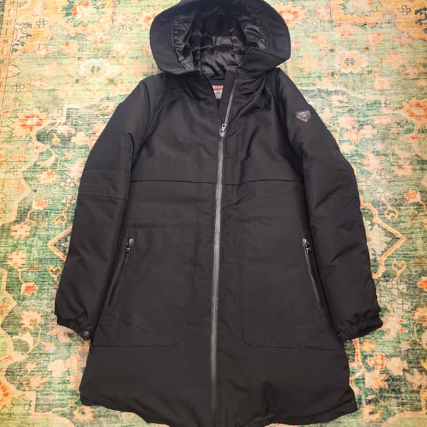 프라다(Prada) 블랙 다운 패딩