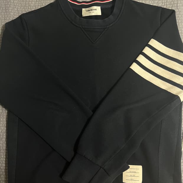 톰브라운 맨투맨 네이비 (4 사이즈)