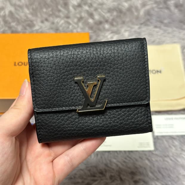 [풀구성] 루이비통 카퓌신 중지갑