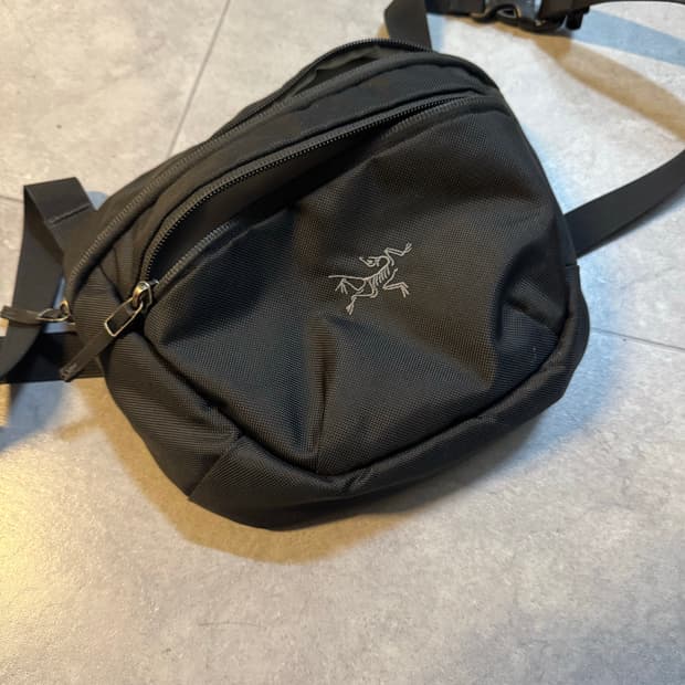 아크테릭스 크로스백