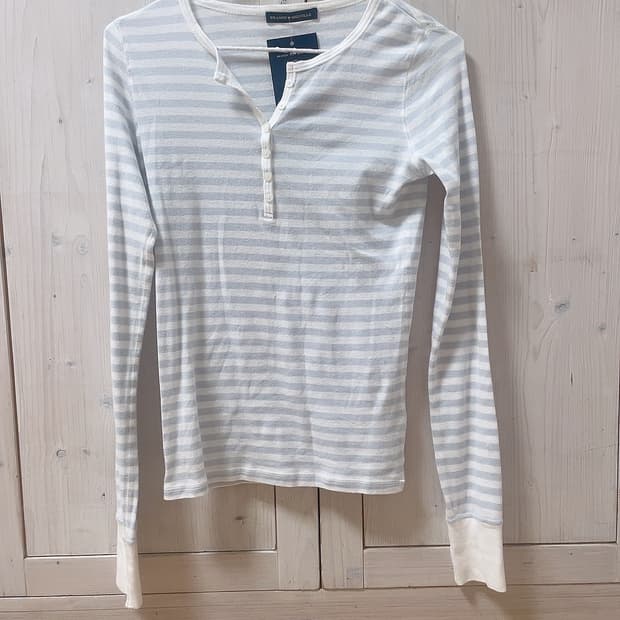 브랜디멜빌 베이비블루 스트라이프 젤리 긴팔 롱슬리브 티셔츠