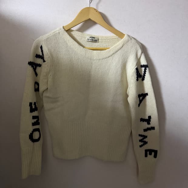 아크네스튜디오 레터링 니트 S (여성 55정도)