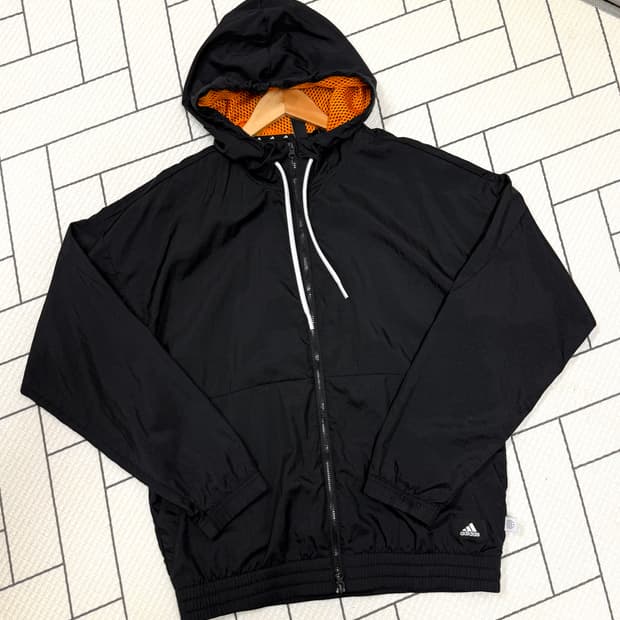 남성 100 L / 아디다스 바람막이 백로고 블랙 오렌지
