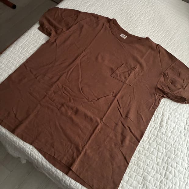 [44] 피그벨 포켓 반팔티 브라운