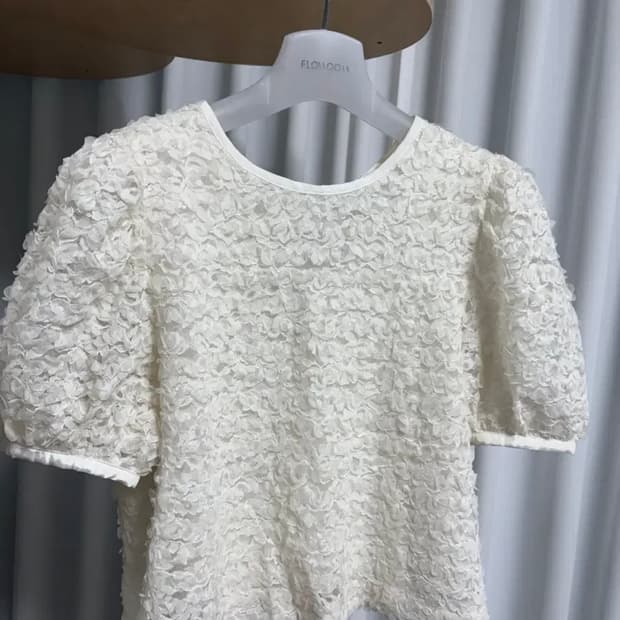 오엘 레이스 퍼프 블라우스 아이보리