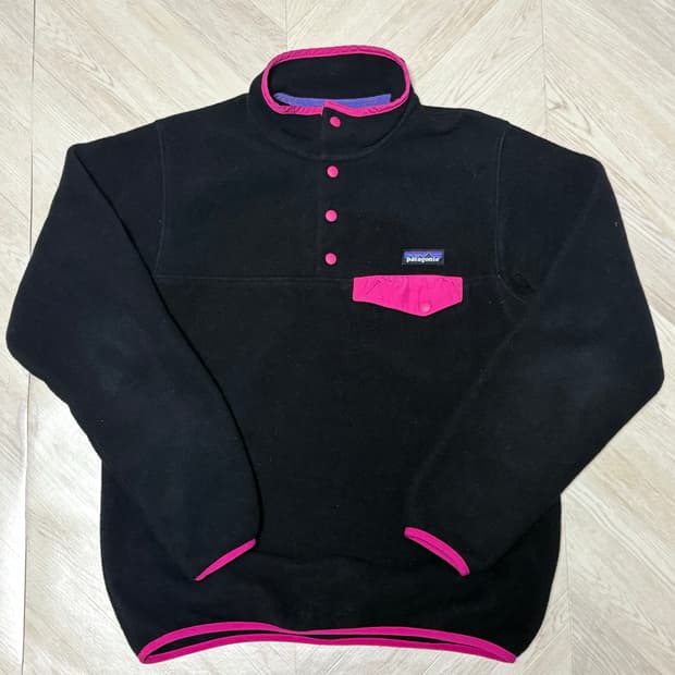 [S]파타고니아 신칠라 블랙/핑크 스냅티