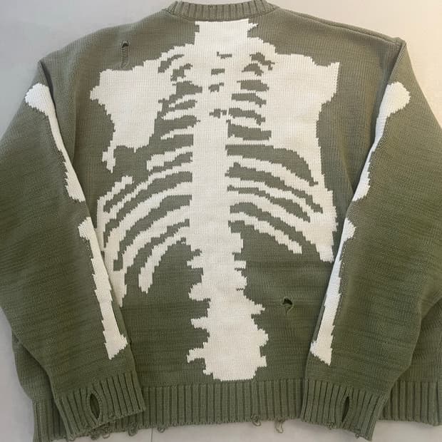 캐피탈 본 데미지 니트 3싸이즈