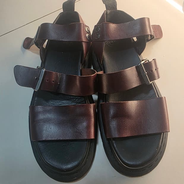 닥터마틴 그리폰 체리