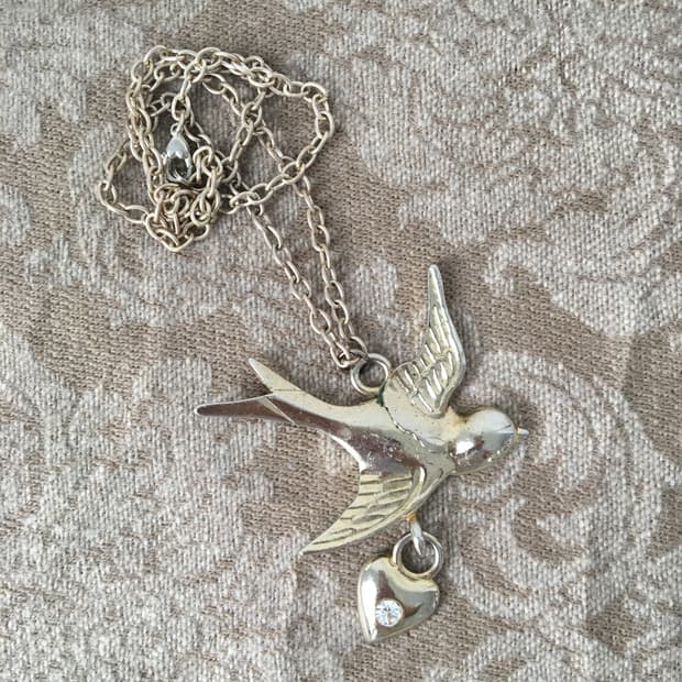 bird pendent necklace