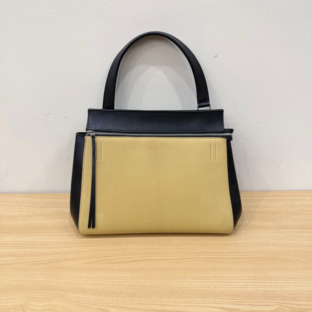 셀린느 숄더백 탑핸들 플랩 프론트 포켓 지퍼 디테일 블랙 베이지