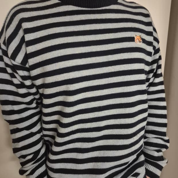 메종키츠네 네이비소라 스트라이프 단가라 니트