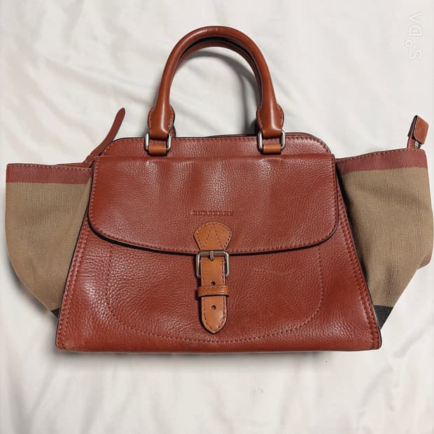 버버리 브라운 레더 캔버스 토트백