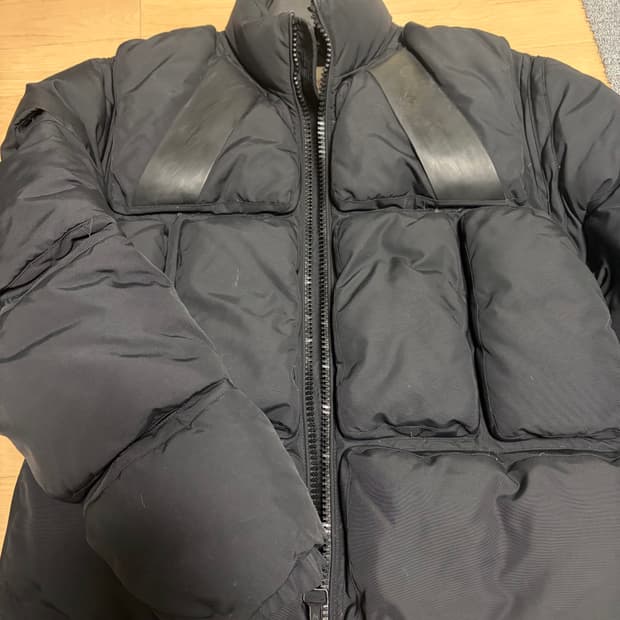 몽클레어 오프화이트 패딩 3사이즈