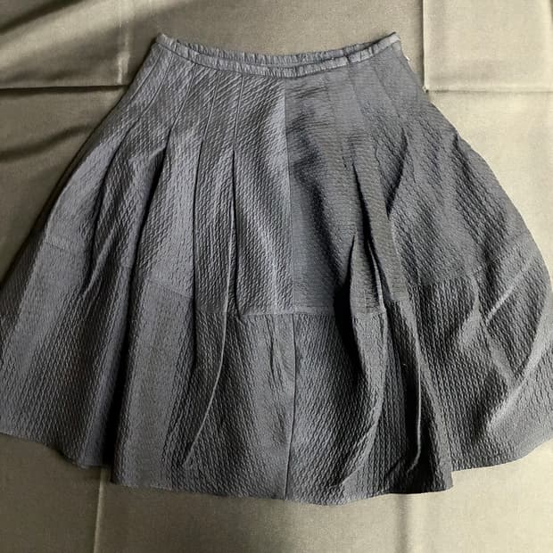 아르마니 꼴레지오니 텍스처드 자카드 불륨 플레어 스커트