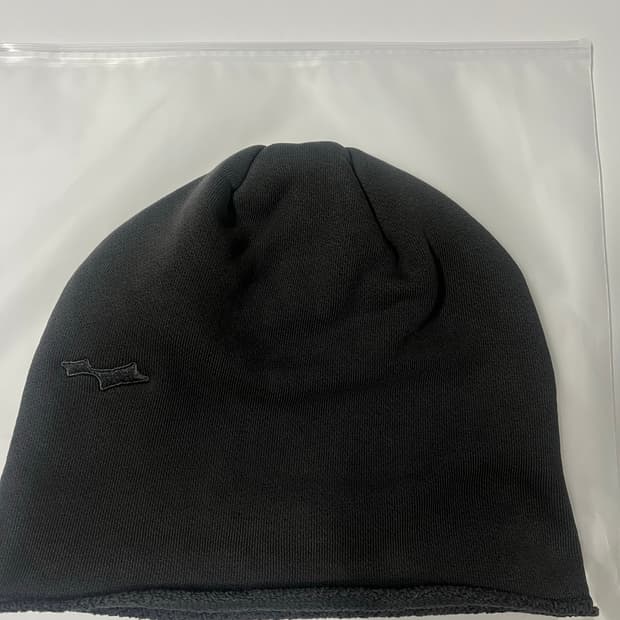 스카이라크(skylrk) ash 컬러 비니 판매합니다.