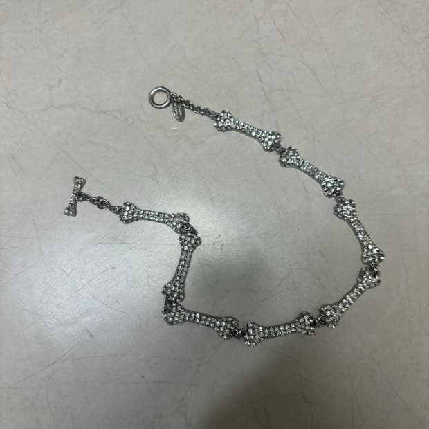 Vivienne Westwood 뼈다귀 초커