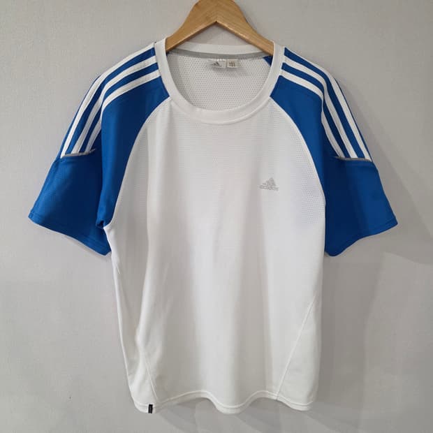 아디다스 흰/파 삼선 반팔 티셔츠