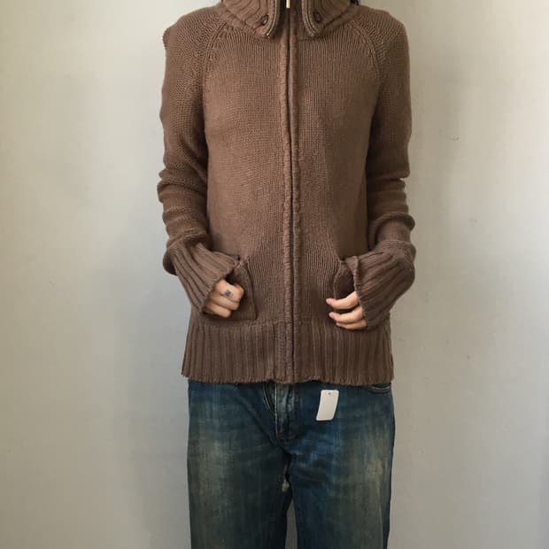 Neck point high neck knit zip up