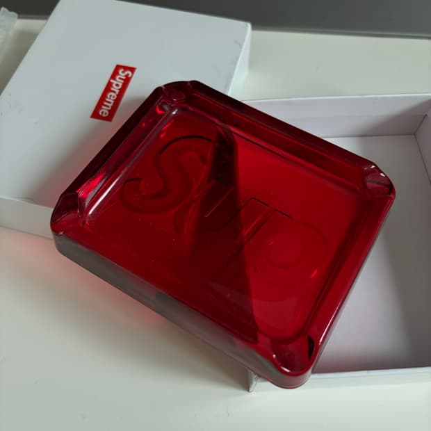 슈프림 Debossed glass ash tray