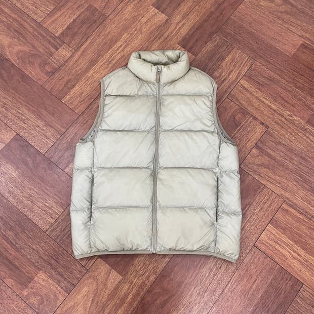 유니클로 울트라라이트 다운 베스트 