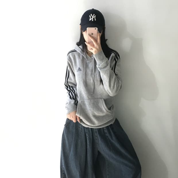 아디다스 삼선라인 후드티