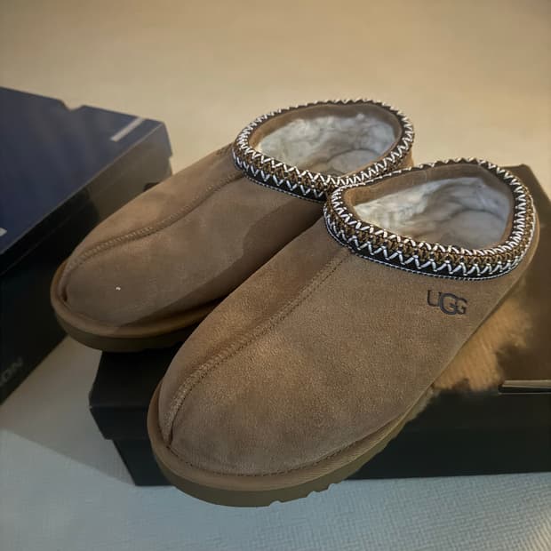 어그 타스만 280!