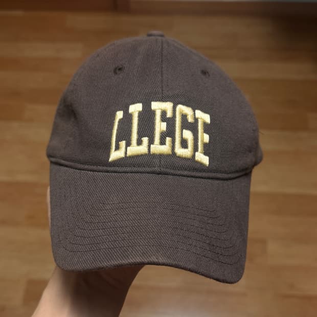 LLEGE 볼캡