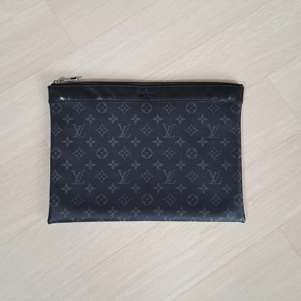 [100%/정품] 루이비통 포쉐트 모노그램 이클립스 클러치,루이비통클러치