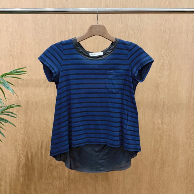 사카이 럭 반팔 티셔츠 스트라이프 후면 배색 레이어드 디테일 루즈핏 블루