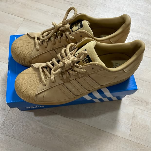 아디다스 슈퍼스타 베이지 275