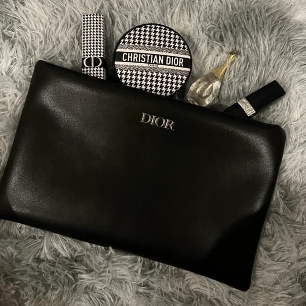 디올 뉴록 가죽 클러치백