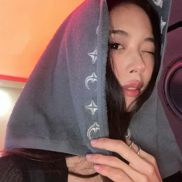 떠그클럽 챠콜수건
