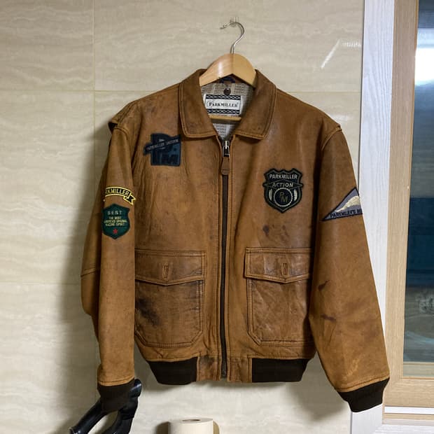 (L) 빈티지 패치 가죽 자켓