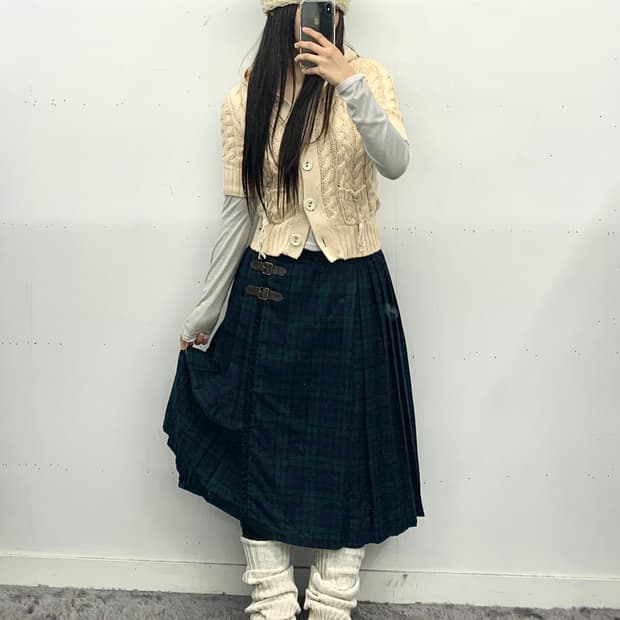 버클 디테일 체크 스커트