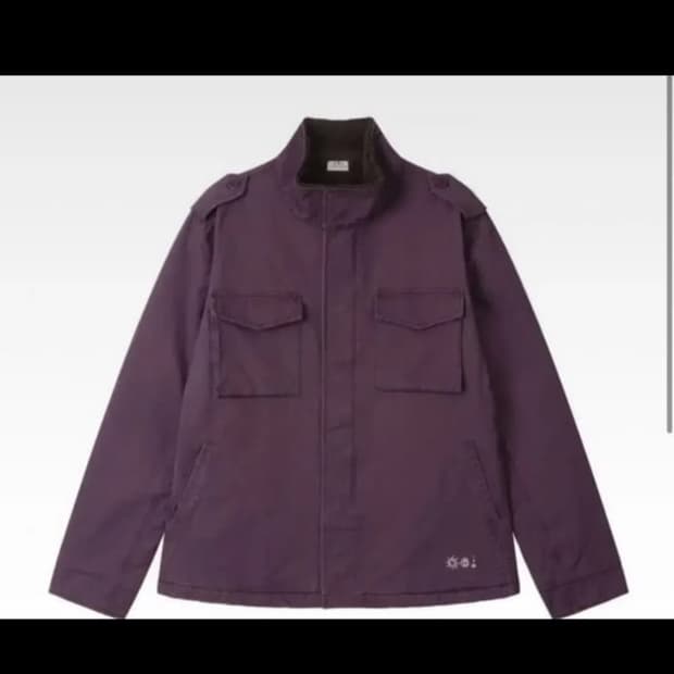 어스지구 필드자켓 구해요