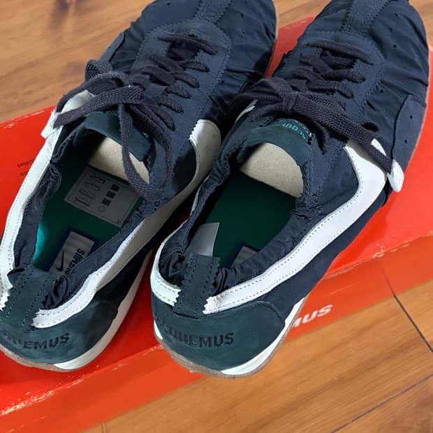 자크뮈스 나이키 문슈 오프 느와르 캐시미어 300