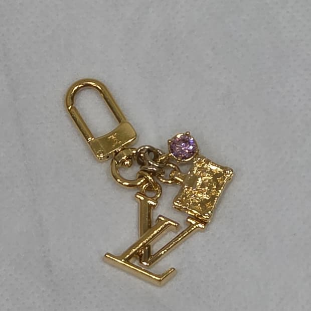 루이비통 쁘띠드 말 키링 참 M01567